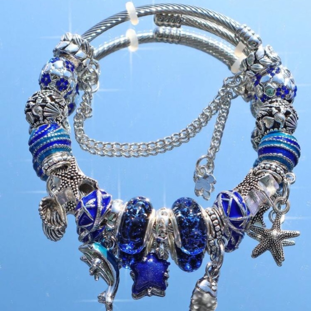 Woman stainless steel bracelet